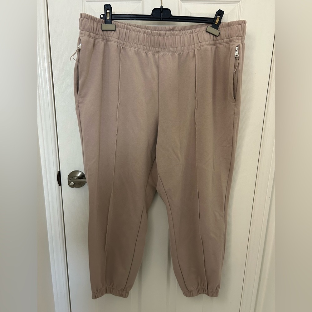 Old Navy Beige Sweatpants with Front Seam, Sz 2XL
